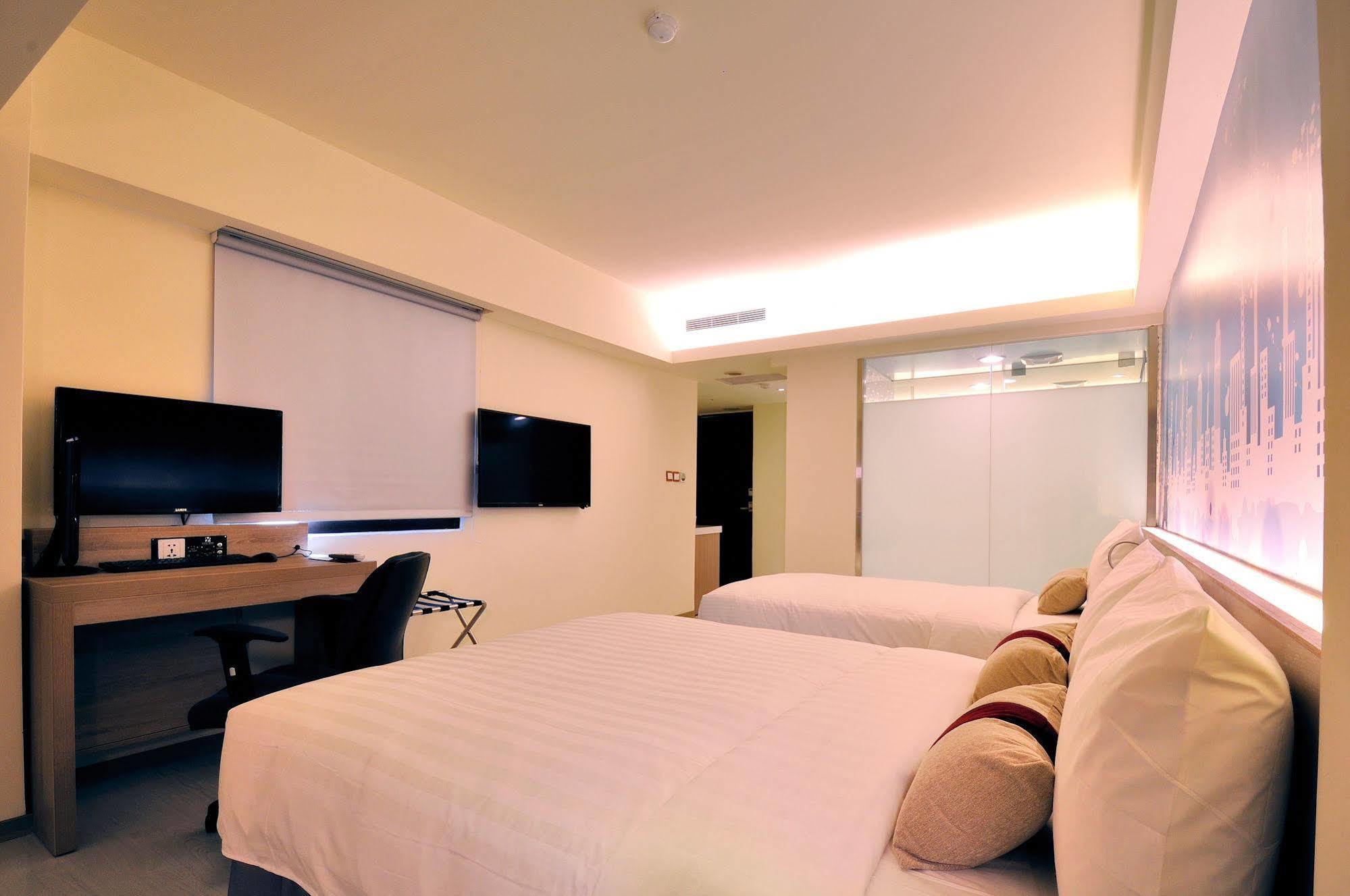 Audi Garden Business Hotel Taoyuan Exterior photo